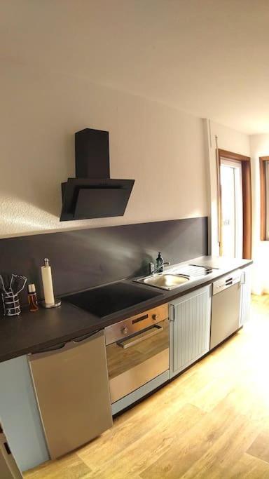 Apartment Bright, Modern And Spacious - 